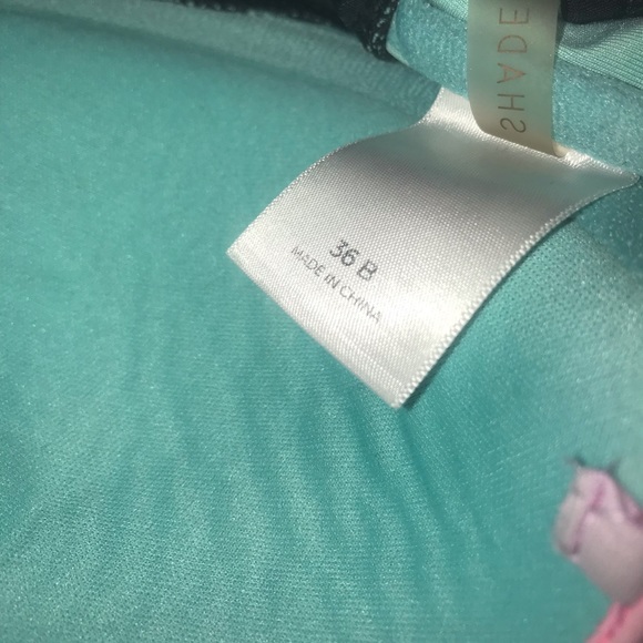 2 bathing suits - Picture 3 of 5